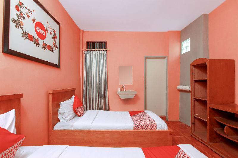 Reddoorz At Serdika Pavilion Berastagi Exterior photo