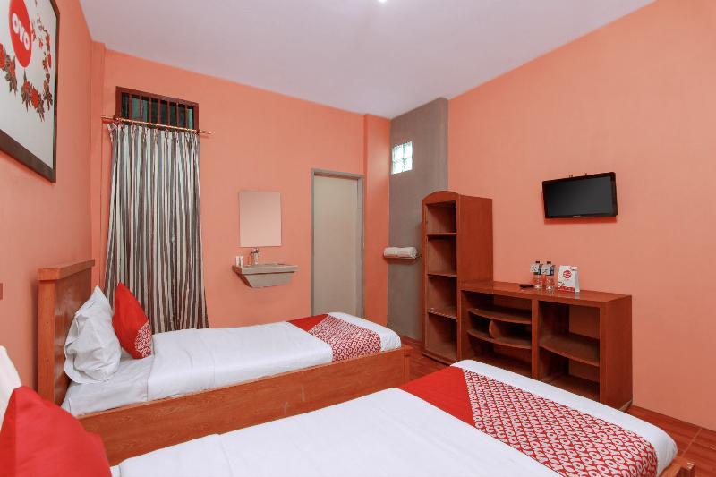 Reddoorz At Serdika Pavilion Berastagi Exterior photo